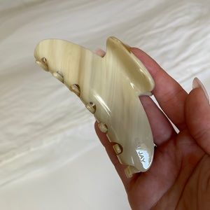 Emi Jay Buttercream Big Effin Clip